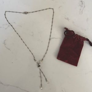 Chain necklace with freshwater pearls.